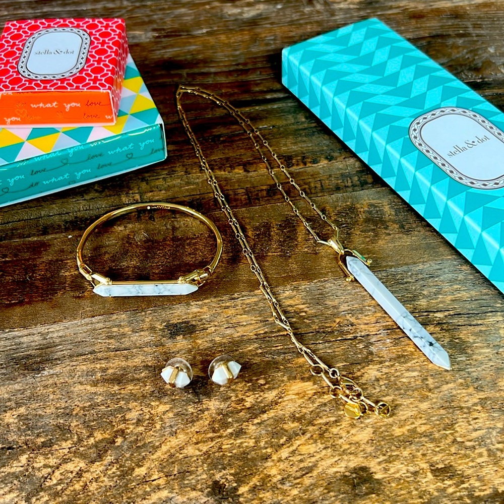 Stella & Dot Stone Rebel set in gold